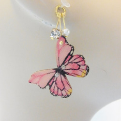 蝶々 ウッドパーツ　パール　ビジュー加工パーツ　ピンク 3枚目の画像