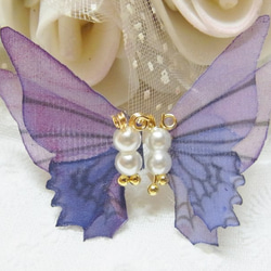 シフォン 蝶 パール加工パーツ　ブルーパープルA 4枚目の画像