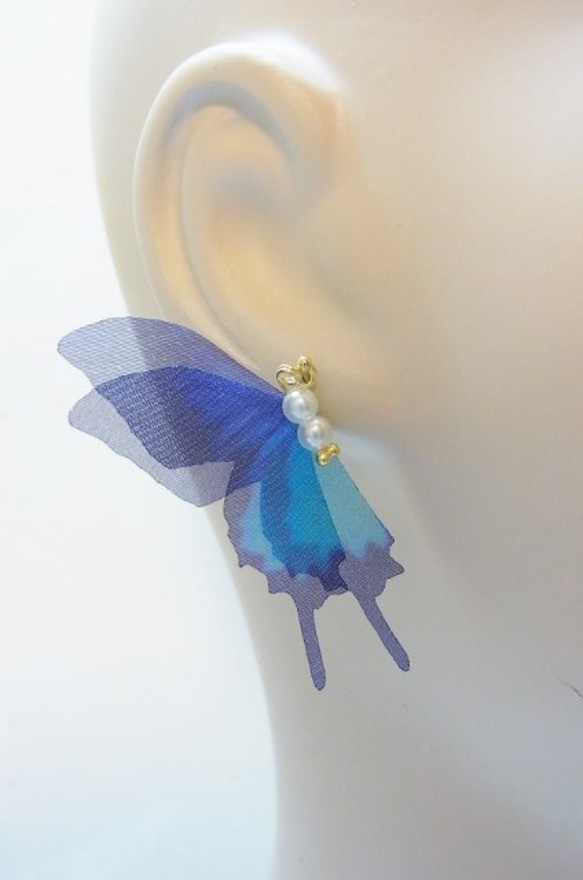 シフォン 蝶 パール加工パーツ　アゲハ蝶 グラデーションブルー 2枚目の画像