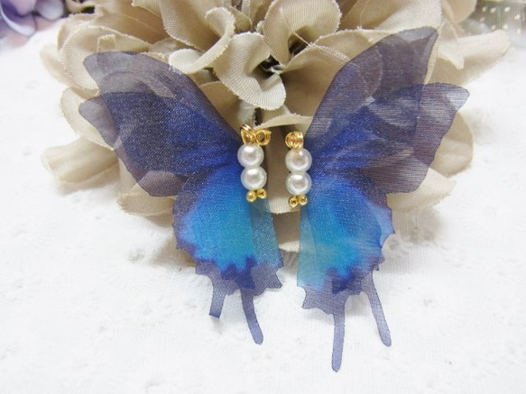 シフォン 蝶 パール加工パーツ　アゲハ蝶 グラデーションブルー 4枚目の画像