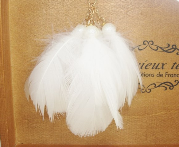 ホワイトクリスマスデコレーション 羽　16個　フェザー　装飾 ホワイトクリスマスデコレーション 羽 16個 フェザー 装飾