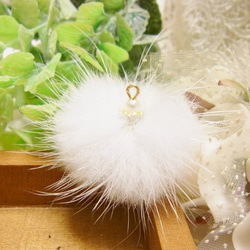 ミンクファー高品質　パール＆ロンデル加工パーツ ホワイト 4枚目の画像