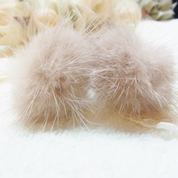 ピアスキャッチ　ミンクファー高品質　  グレージュ 4枚目の画像