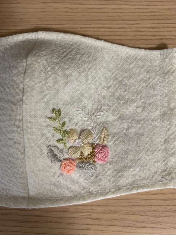 手刺し刺繍❊布マスク 3枚目の画像