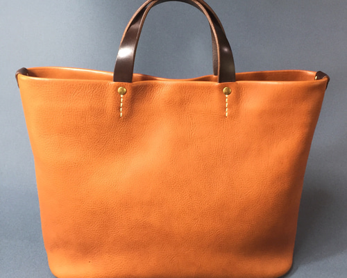 上質なイタリアンレザーが堪能できるトートバッグ トートバッグ