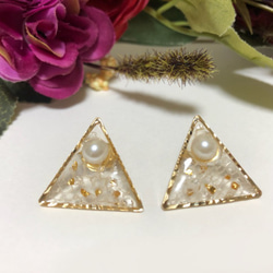 ヘビの抜け殻ピアス*本物の白蛇の抜け殻* ピアス（スタッド・一