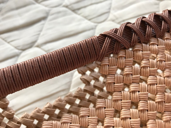 かごバッグ 石畳編み 茶 2枚目の画像