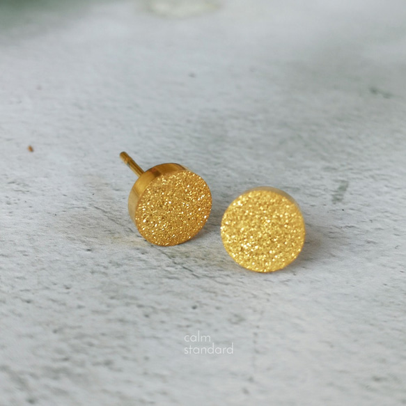 小粒のサークル・ゴールド・金属アレルギー対応ピアス・ノンホールイヤリング 2枚目の画像