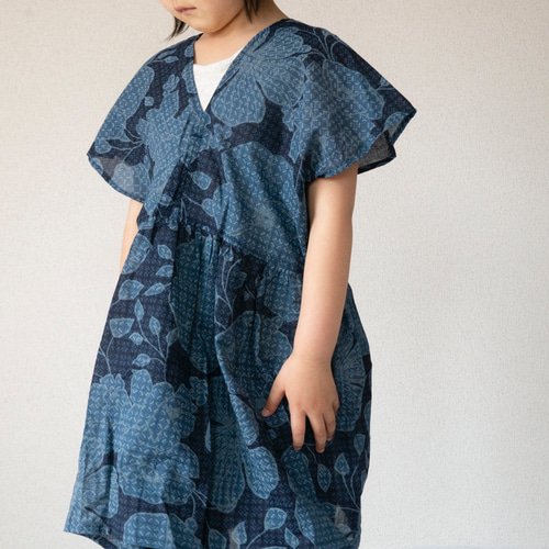 LEONARDブラック 花柄 五分袖チュニック LEONARD 花柄 五分袖チュニック LEONARDブラック 花柄 五分袖