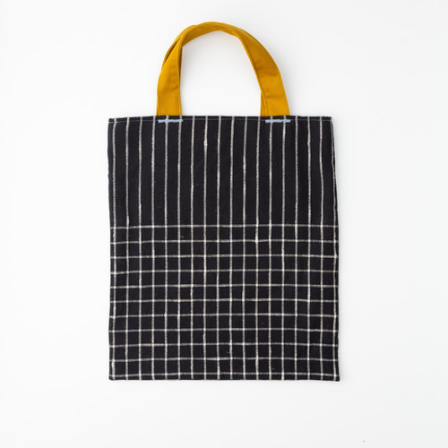WOVEN 黒白チェック トートバッグ 白黒チェックのトートバック／手提げ／インド綿×からし色 トート