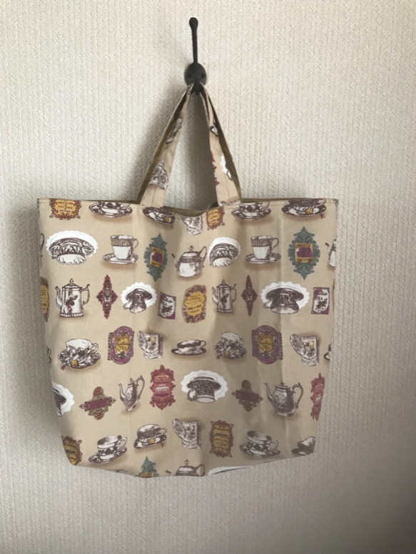 布×ナイロン裏付き  エコbag  カッププリント柄 1枚目の画像