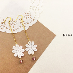紫×金×白　ロングフックピアス 2枚目の画像