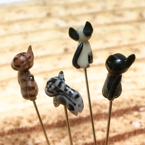 猫のまち針 4点セット【アメリカンショートヘア/黒猫/茶トラ/シャム猫
