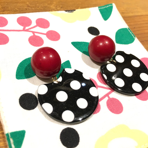 再販〉レトロポップな水玉ピアス/イヤリング ピアス（スタッド・一粒