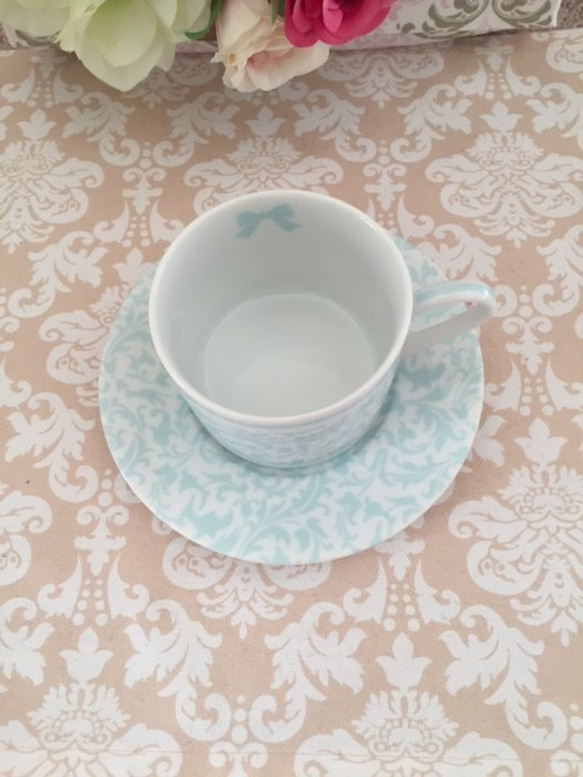 ☆彡洗練された大人カラーのカップ&ソーサー&ケーキ皿 ダマスク柄ペールブルー 3枚目の画像