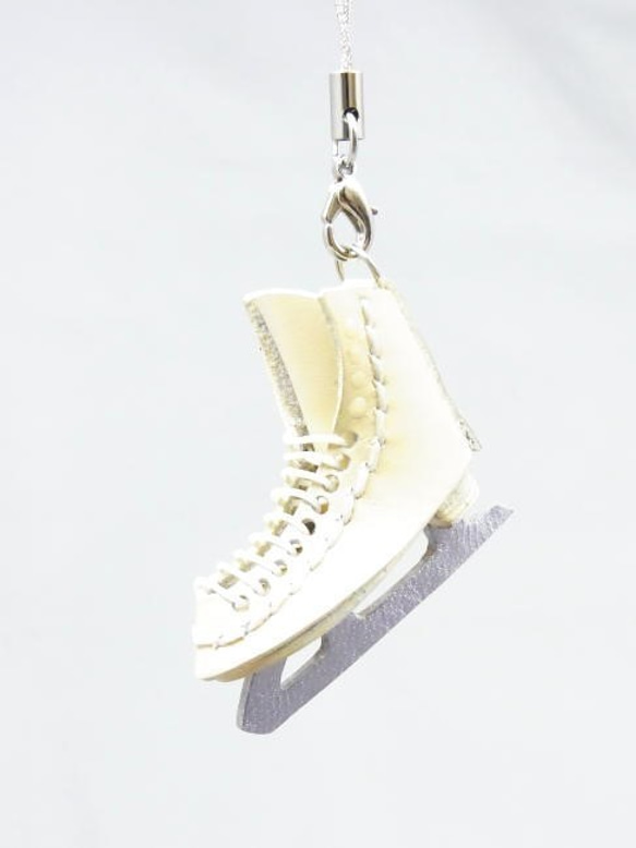 ブレードも革製！スケート靴のミニチュアストラップ　オフホワイト　本革製 1枚目の画像