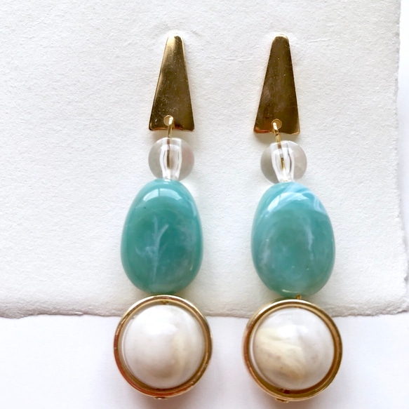 gold×turquoise 大ぶりピアス・イヤリング 2枚目の画像