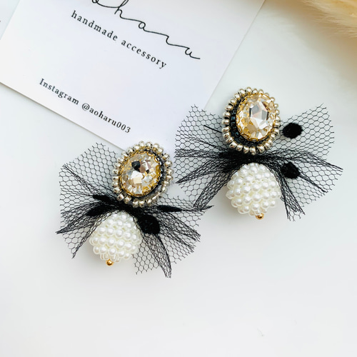 ビジューとパールのリボンカチューシャ(サテンリボン)ピアスorイヤリングのセット ビジューとパールのリボンカチューシャ(サテンリボン)ピアスor