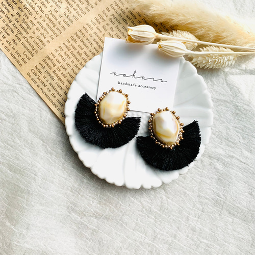 大ぶり マーブルビーズ刺繍×フリンジタッセルピアス/イヤリング ピアス 