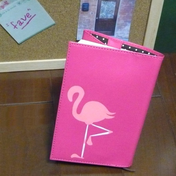 文庫サイズ オリジナル レザーブックカバー(フラミンゴ)　ピンク 2枚目の画像