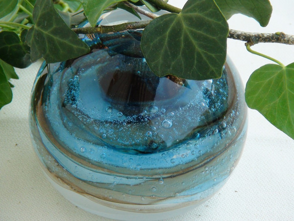 手づくりガラス　水の環　ペーパーウェイト一輪 4枚目の画像