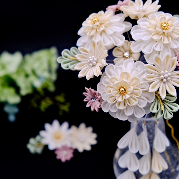 つまみ細工〈薄色丸菊の花かんざし〉 [白無垢・色打掛・成人式・和婚
