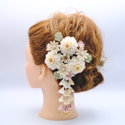 つまみ細工〈薄色丸菊の花かんざし〉 [白無垢・色打掛・成人式・和婚