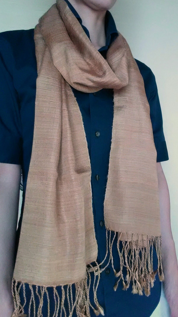 【秋ハンドメイド2020】手織り紬の絹ショール　草木染め　からし色 5枚目の画像