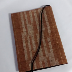 【送料無料】手織り紬　草木染め　ブックカバー（文庫本用） 4枚目の画像
