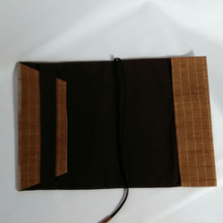 【送料無料】手織り紬　草木染め　ブックカバー（文庫本用） 5枚目の画像