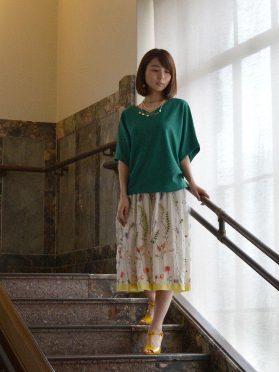 【CACUMA】ほぼ日 刺繍 スカート フレア 日本製 CACUMA】ほぼ日 刺繍 スカート フレア 日本製