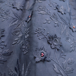繊細な小花刺繍＊ビーズ加工スカート 4枚目の画像
