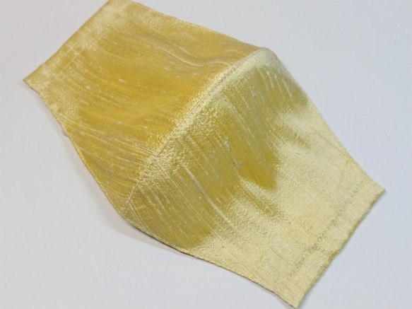 立体マスク Ⓒ【インドシルク(Lemon-yellow)】フィルターポケット付き 1枚目の画像