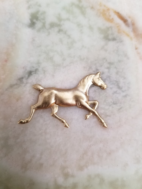 ヴィンテージ　Brass製　ホース　馬　メタルパーツ　22×34.5㎜ 1枚目の画像