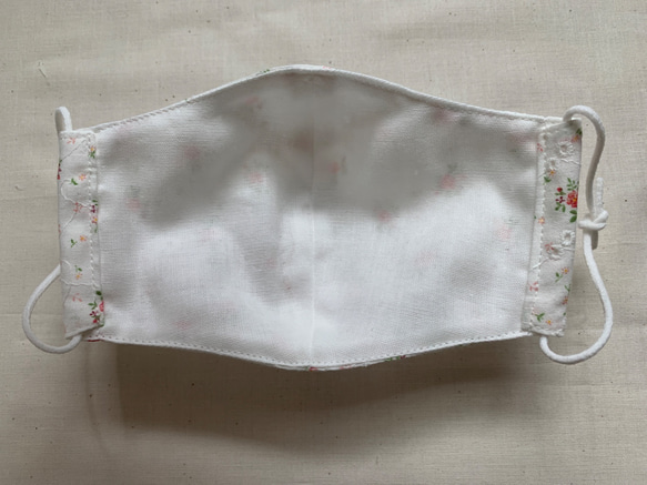 【再販】小さめ　刺繍　花柄　立体マスク 2枚目の画像