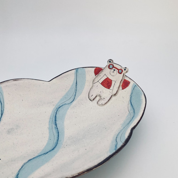 楕円皿・オーバルプレート　白くまの海水浴 2枚目の画像