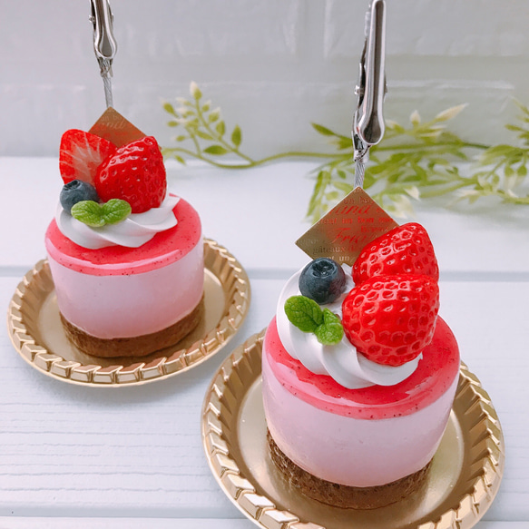 merci*M様】フェイクスイーツ◇苺＆ピスタチオムースX'masデコケーキ◇