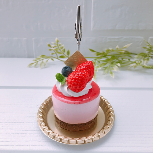☆お求めやすく価格改定☆ merci*M様】フェイクスイーツ◇苺