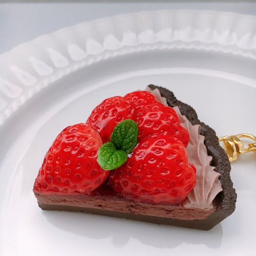つやつやいちごタルトのキーホルダー☆誕生日☆フェイクスイーツ☆母の