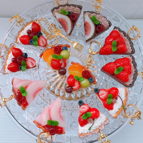 つやつやいちごタルトのキーホルダー☆誕生日☆フェイクスイーツ☆母の