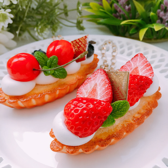 リアルサイズ♡いちごタルト バックチャーム☆誕生日☆フェイク  