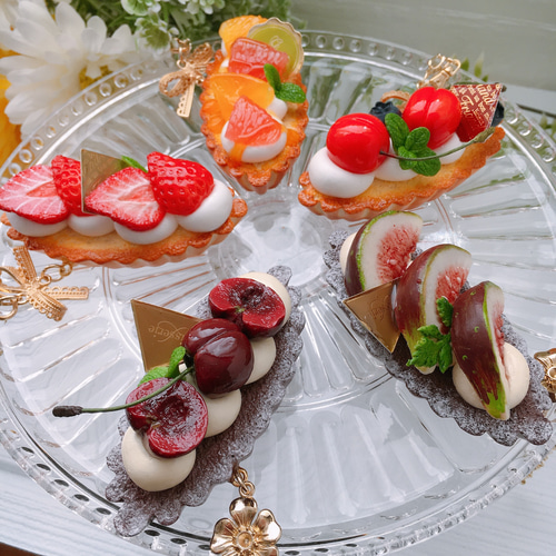 リアルサイズ♡いちごタルト バックチャーム☆誕生日☆フェイク