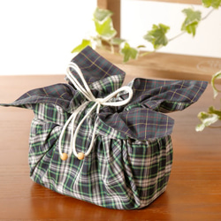 チェックブルー　Bento cloth 'n' bag ～紐を引っ張るとお弁当袋になるランチクロス～　 3枚目の画像