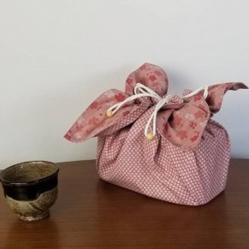 桜鹿の子 Bento cloth 'n' bag ～紐を引っ張るとお弁当袋になるランチ