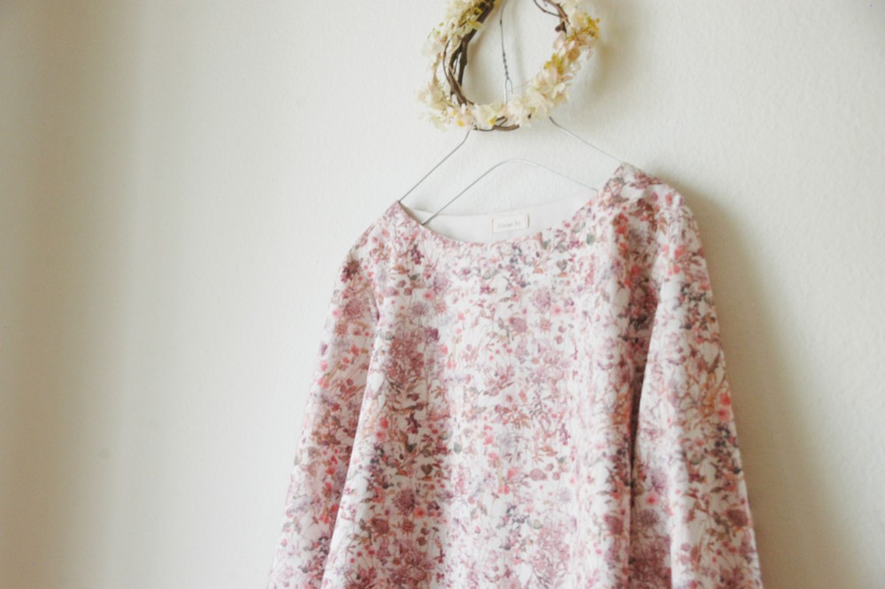 Liberty：wildflowers　ふっくらお袖のチュニック