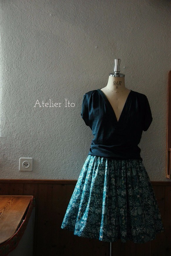 [訳あり1点のみ。 即発送可]　Liberty:yoshie チュチュみたいなギャザースカート 1枚目の画像