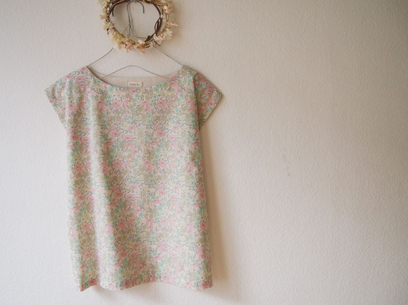 Liberty：罌粟花和雛菊法式袖襯衫 第3張的照片