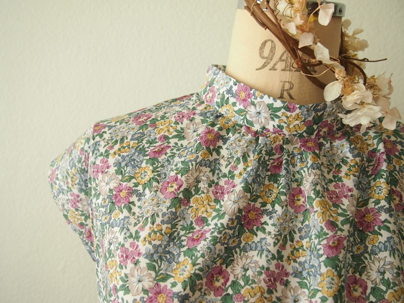 2020春夏新作　Liberty：Honeydew スタンドカラーブラウス