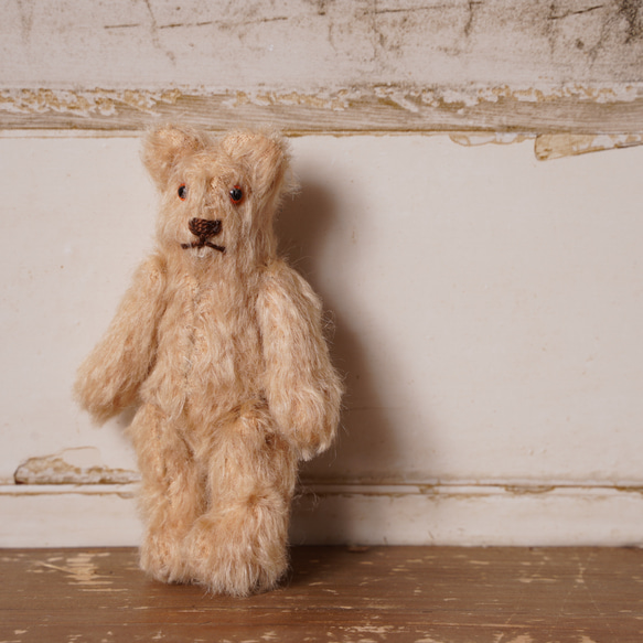 ピーナッツベア クラシカルなテディベア 痩せ型のくまさん ぬいぐるみ