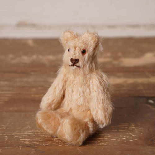 ピーナッツベア クラシカルなテディベア 痩せ型のくまさん ぬいぐるみ